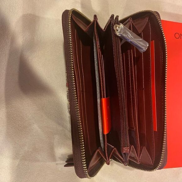 VALENTINO  Sea Winter Zip Around Wallet Bordeaux - Picture 5 of 7